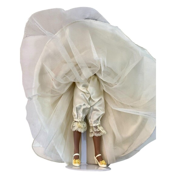Paradise Galleries African American Bride Porcelain Doll 18.5" w Stand B389 Sgn - Picture 9 of 10